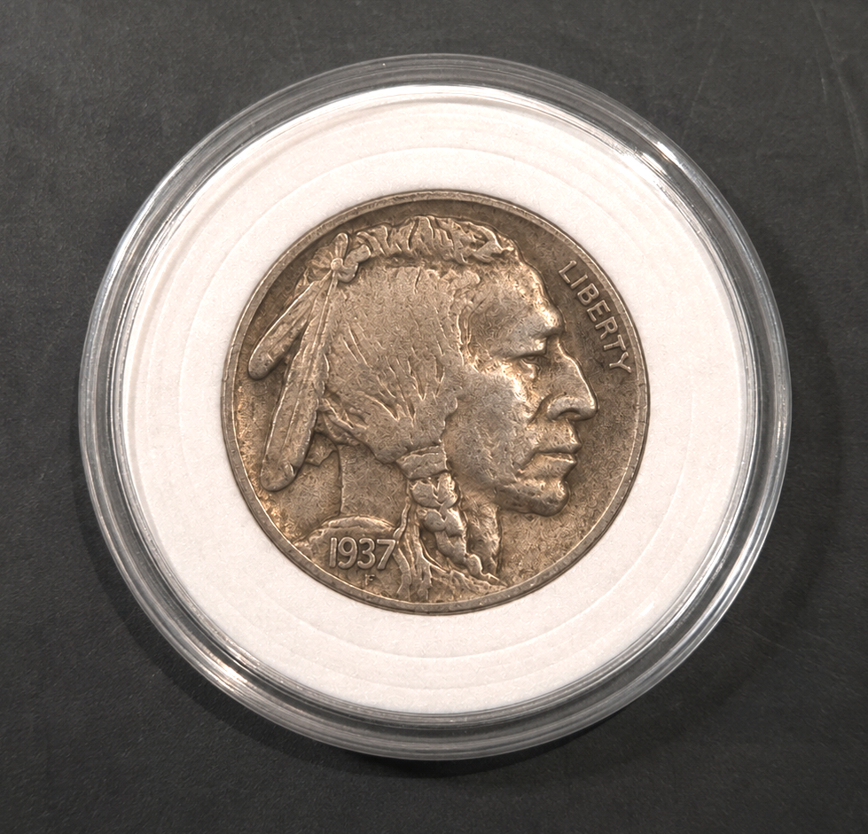 Buffalo / Indian Head Nickel Coin – Full Date – Vintage US 5¢ Coin in Holder