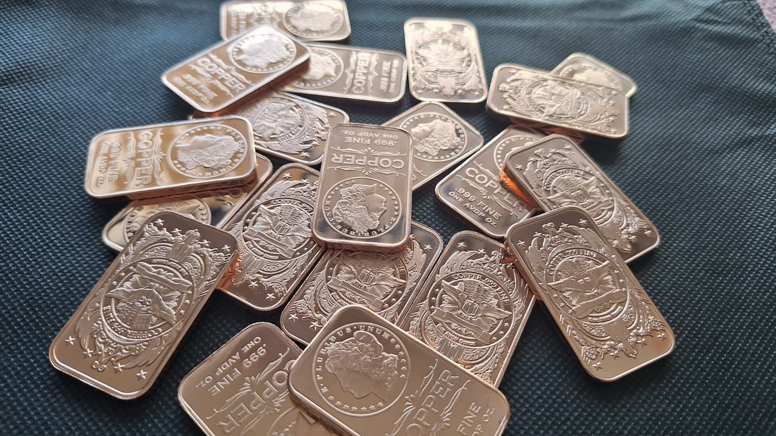 Lot of 4 - 1 oz Copper Bar .999 Fine Bullion - Random Design - Ingot