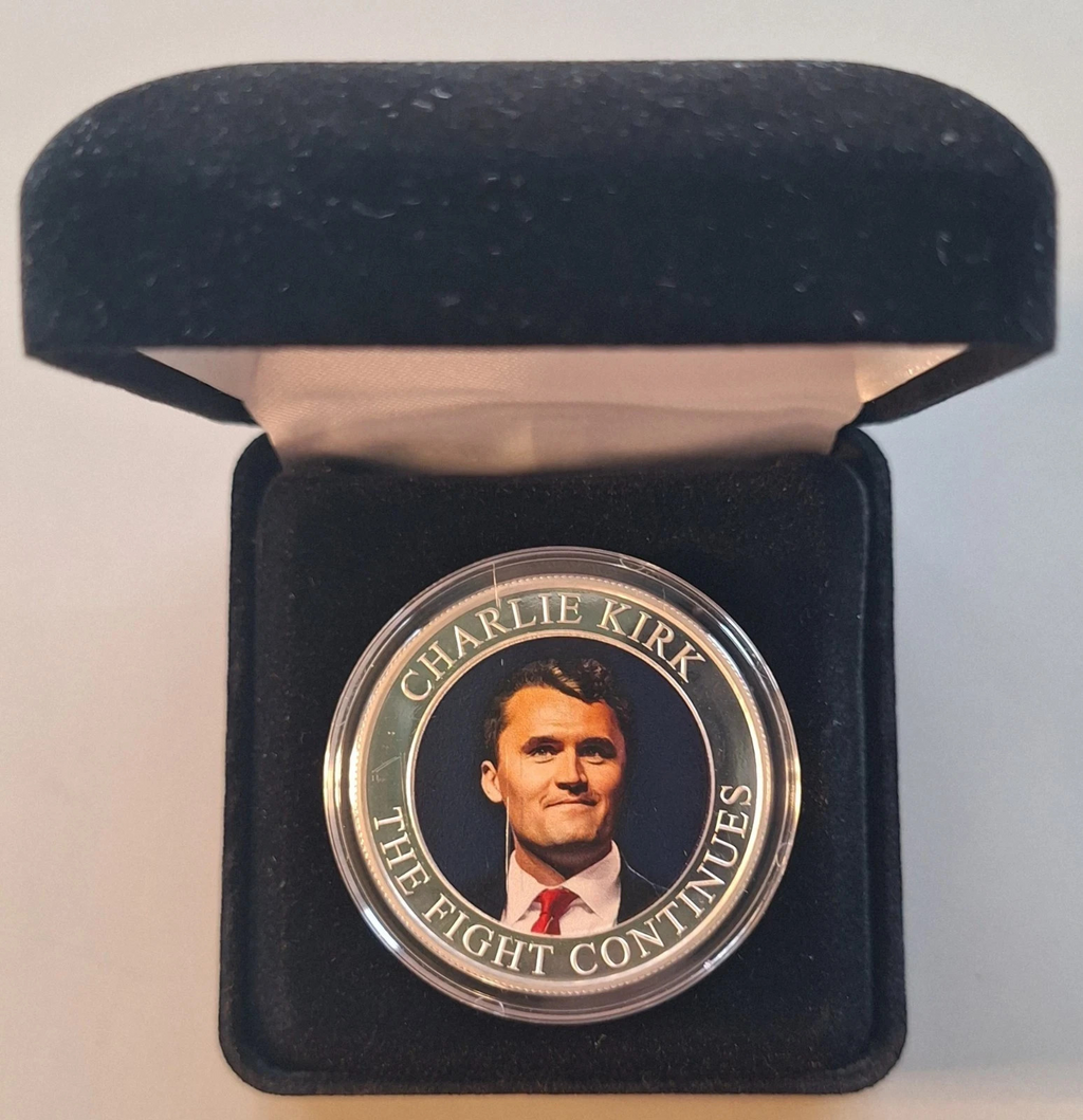 1 oz .999 Silver Charlie Kirk Memorial Coin 🇺🇸 w/ Certificate & Display Case